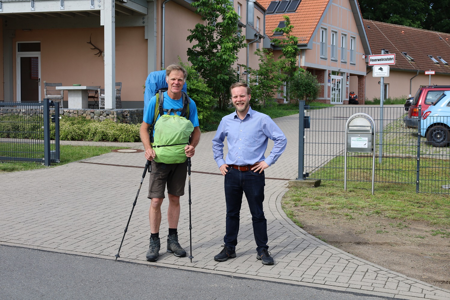 2000-km-zu-fu-haus-wildtierland